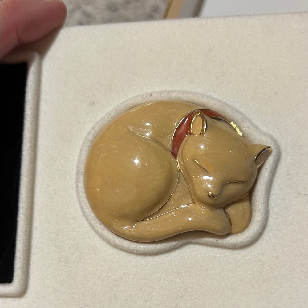 Estee Lauder “Kitten” Compact - Picture 4 of 4